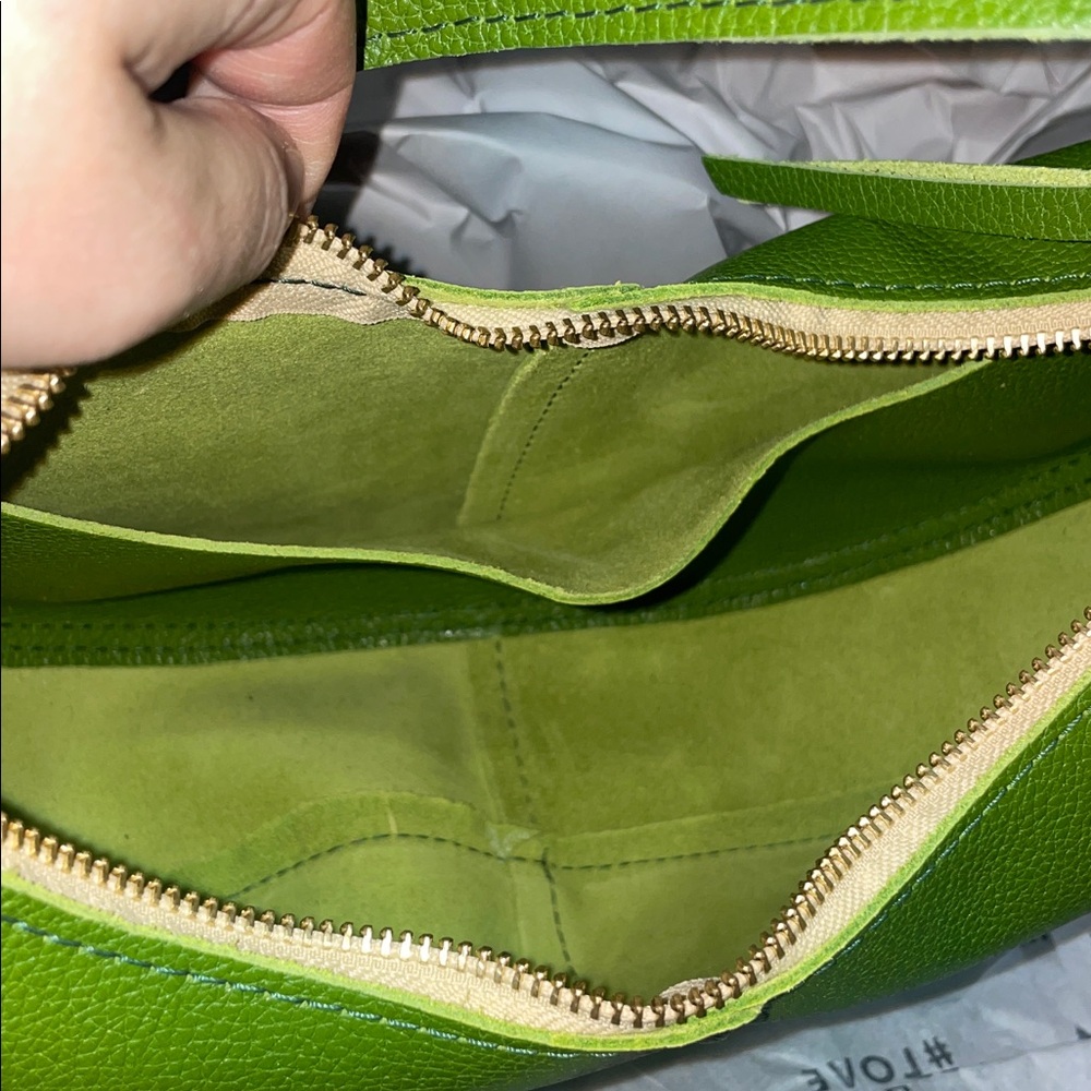 Portland Leather Mantis Classic Nora Shoulder Bag - Picture 9 of 11